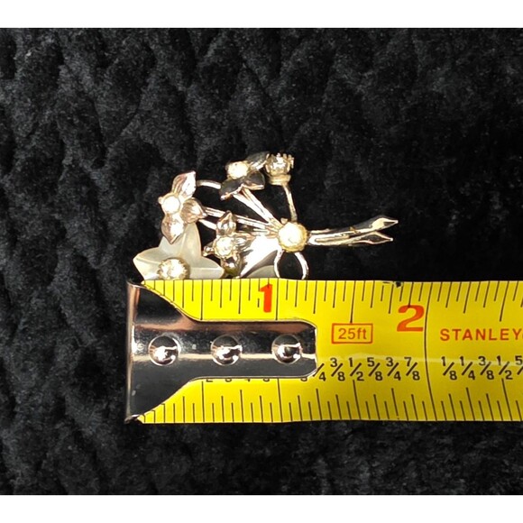 Vtg Gold-Tone Brooch With Mother Of Pearl Accents & Rhinestones Floral Design - Picture 10 of 10